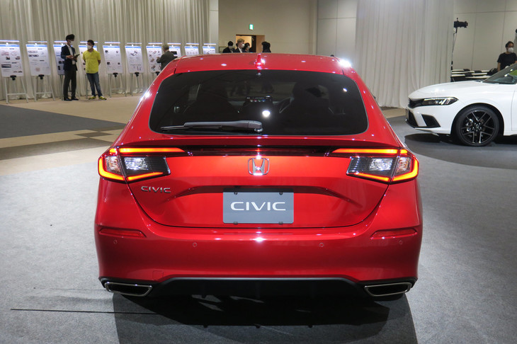 ホンダ・シビックLX（リアビュー）