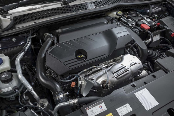 最高出力180psを発生する、1.6リッターガソリンターボエンジン。燃費はWLTCモードで14.1km/リッター。