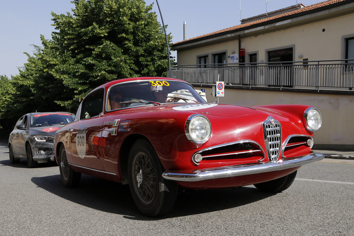 「アルファ・ロメオ1900スーパースプリント」（1956年）。乗っていたのは……？