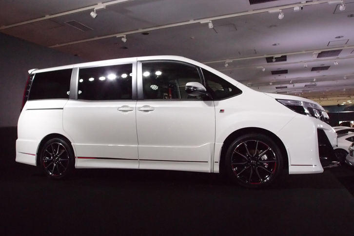 ノアSi“GRスポーツ”