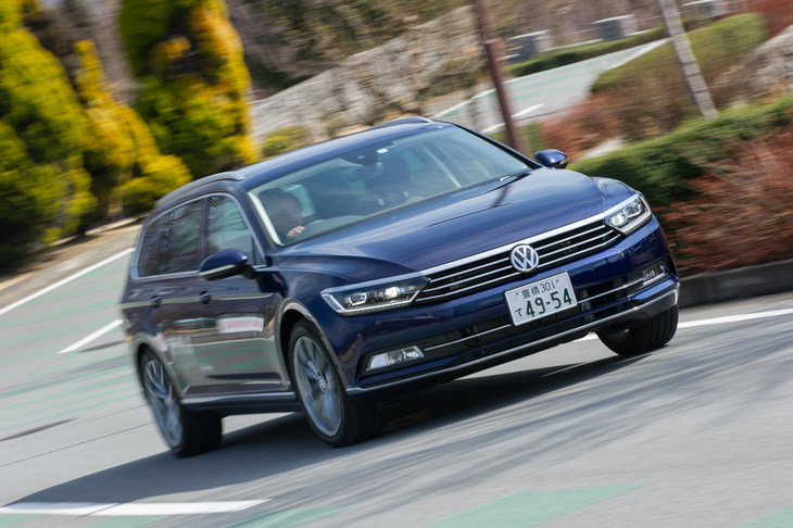 車外でははっきりと聞こえる、ガラガラとしたディーゼルサウンドも、クルマに乗りこんでしまえばほとんど気にならない。