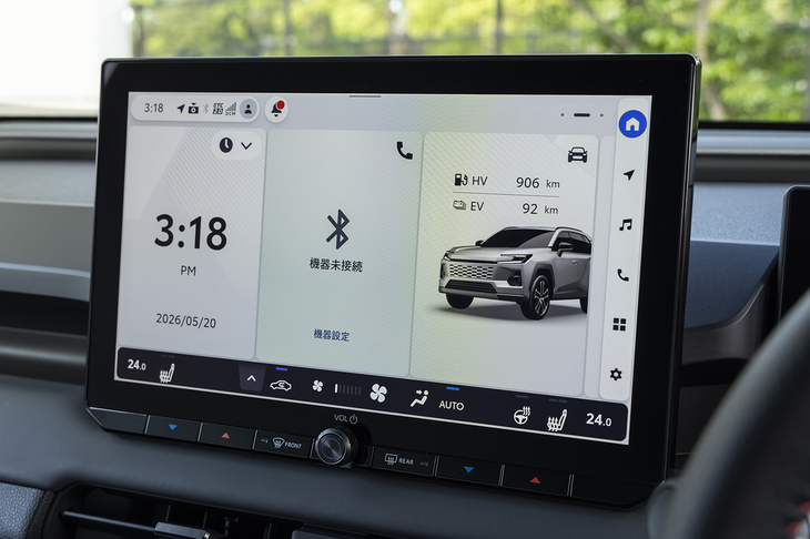 センタースクリーンのサイズは12.9インチ。ソフトウエア開発にはは新しい開発環境の「Arene（アリーン）」が使われている。