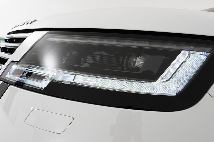 レンジローバーSVビスポーク1858エディション（ヘッドランプ）