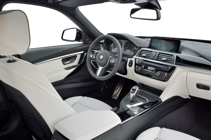 「BMW 340iスポーツライン」のインテリア。