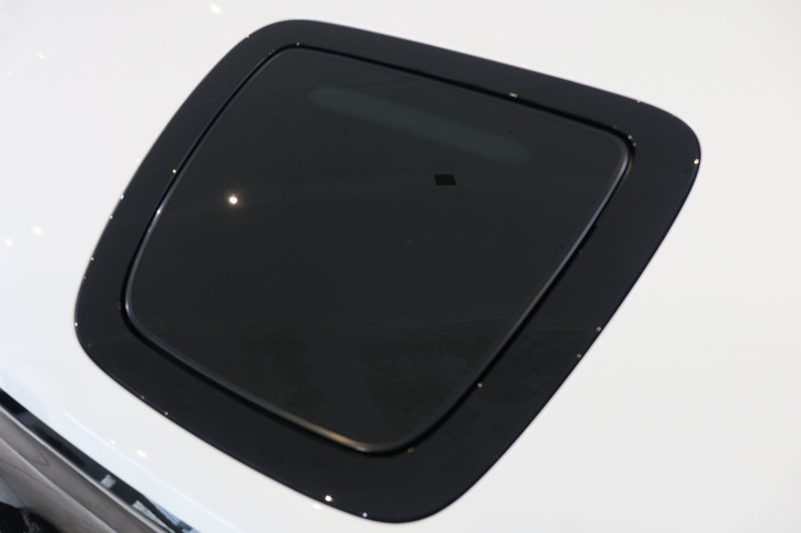 ホンダeアドバンス（充電ソケットのリッド）