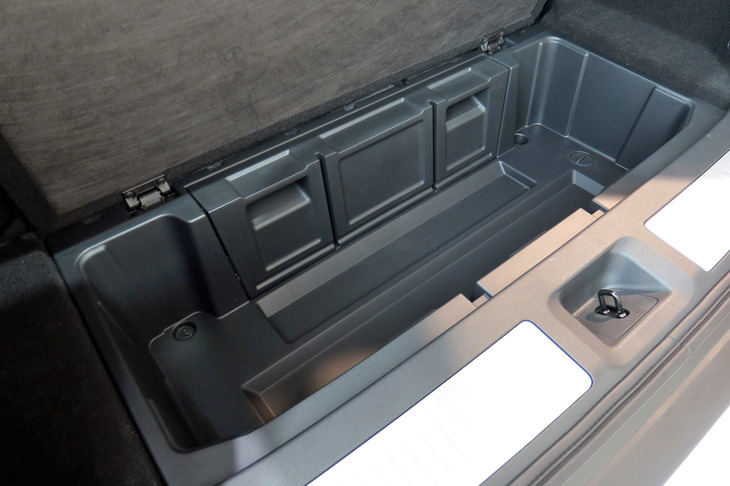 インフィニティQX60（ラゲッジスペース）