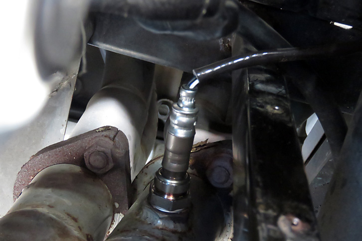 エンジン不調の原因は、まさかのO2センサー（新品）だった。自動車人生十余年の若輩者ながら、不良品トラブルというのは今回が初。いや～。出回っているもんなんですねえ。