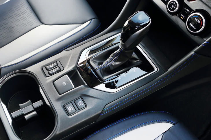 ガソリン車同様に「XVアドバンス」でも、疑似7段変速を行うリニアトロニックと呼ばれるCVTが搭載される。