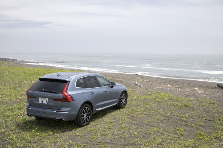 ボルボXC60 D4 AWDインスクリプション