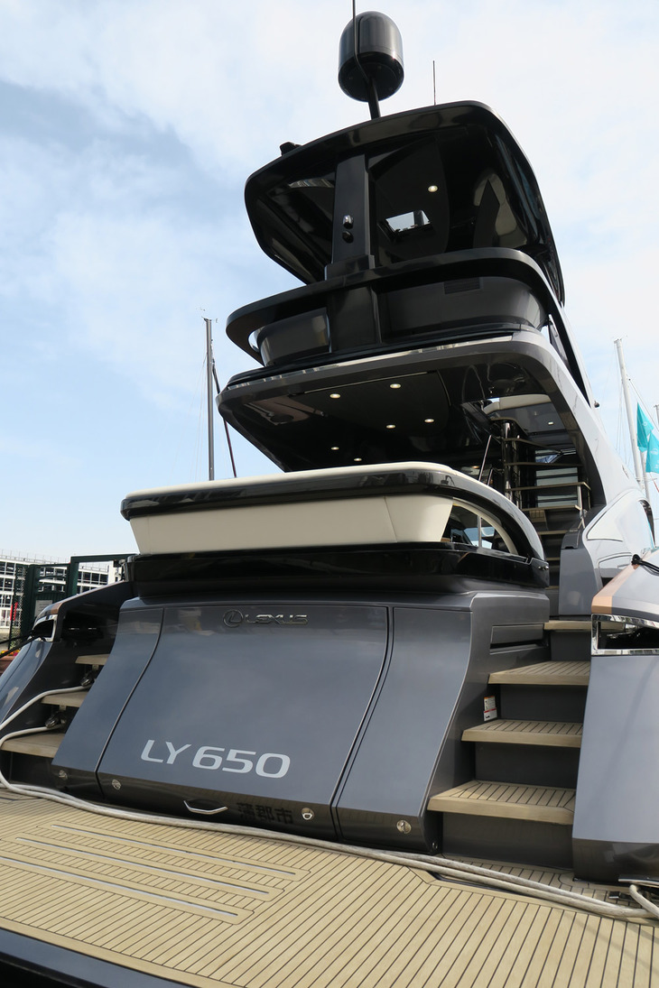 レクサスLY650（エクステリア）