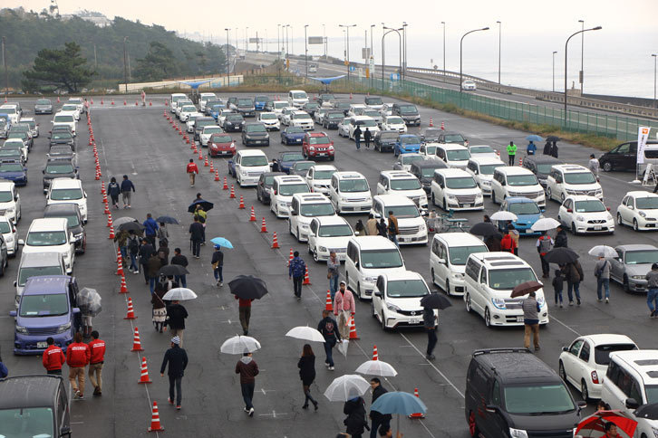 例年、天候に恵まれていた同イベントだが、今年は残念ながら時折小雨に見舞われた。来年は青空のもとでの開催を期待したい。