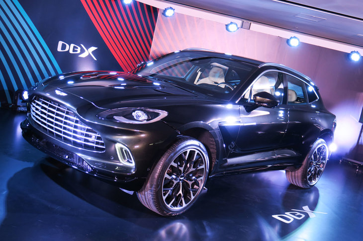 アストンマーティンDBX（エクステリア）