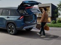 スズキが新型コンパクトSUV「ビクトリス」を発表　ストロングハイブリッドも用意の画像