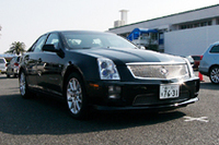 「SRX」は右ハンドル追加でさらに運転しやすく（キャデラック）【JAIA07】