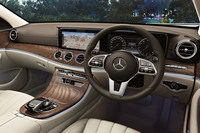 メルセデス・ベンツが「Eクラス」の一部改良モデルを導入の画像