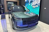 第937回：フィレンツェでいきなり中国ショー？　堂々6ブランドの販売店出現