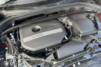 「X2 xDrive20i Mスポーツ」に搭載される2リッター直4ガソリンターボエンジン。最高出力204PS/5000rpm、最大トルク300N・m/1450-4500rpmを発生し、7段DCTと組み合わされる。