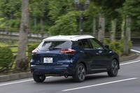 基本的には常時後輪も駆動するフルタイム4WDとして走行。悪路や雪道ばかりでなく、ワインディングロード等での走りの楽しさも追求されている。