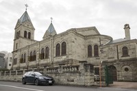 宇都宮市中心部にあるカトリック松が峰教会で。建物の大部分に宇都宮市特産の大谷石が使用されており、国の登録有形文化財にも指定されている。