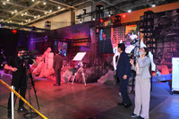 「トーキョーフューチャーツアー」では、映画『ゴジラ-1.0』とのコラボレーションにより、「ゴジラに壊された街の復興シーン」を表現。有事のときでもモビリティーが活躍する様子が紹介される。