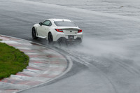 「GR86」はスロットルレスポンスを向上させ、ブリッピング操作をしやすいセッティングに。接地感向上を目的にダンパーの減衰力特性を見直している。