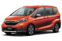 ホンダが「フリード」をマイナーチェンジ　SUVスタイルの新グレード「クロスター」登場