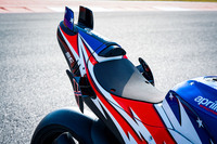 MotoGP由来のアイテムで武装　サーキット専用高性能バイク「アプリリアX 250TH」登場の画像