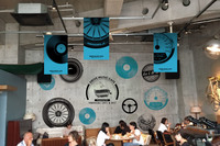 横浜ゴム、「音楽×ドライブ」がコンセプトのカフェをオープンの画像