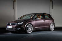 2リッターターボエンジンに変わった3代目「ゴルフR」の展示はなかったが、代わりにV6エンジンのターボ化を検討するために製作された「ゴルフV6ターボ」にお目にかかれた。