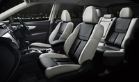 専用外装＆本革シートの日産エクストレイル登場の画像