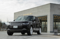 モノコックボディーをオールアルミニウム製とすることで、ボディーシェルは旧モデルより180kg軽量化されている。