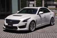 「キャデラックCTS-V」
    