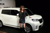 エビちゃんと「スバルDEX」。