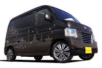 「ホンダ・バモス」をベースとしたキャンピングカー仕様のショーモデル「きゃんぱち」