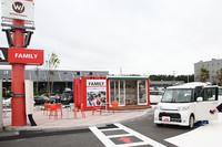 5つのゾーンに分け、250台の中古車を展示している。ここは「FAMILY」ゾーン。