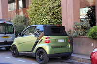 同じくモナコにて。たとえ「スマート」といえども、バンパーはきれいである。