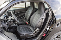 全幅は従来型より10cm以上広い1663mmへ。それに応じて室内幅も広がった。
    