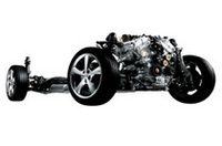 
	ホイールベースを延長した新FRプラットフォーム。車高を低くするなどし低重心設計とした。サスペンションは、前ダブルウィッシュボーン、後マルチリンク。ショックアブソーバーをモノチューブ構造とし、操舵に対するリニアな応答性とフラットな乗り心地を実現したという。
	 