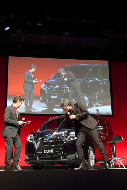 トヨタ エスクァイア 発表会の会場から 内装 外装など15枚 画像 写真 Webcg トヨタ エスクァイア 発表会の会場から 内装 外装など15枚 画像 写真 Webcg