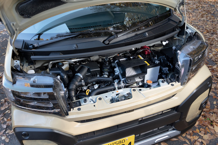 「ファンクロスターボ」に搭載される0.66リッター直3ターボエンジン。今回の改良では自然吸気（NA）エンジン、ターボエンジンともに制御が見直され、燃費性能が向上している。