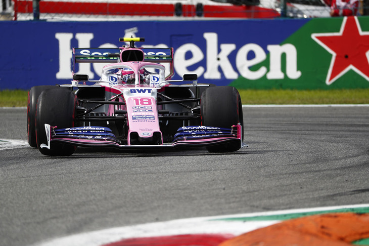 コンストラクターズランキングで7位につけているレーシングポイントの予選は、2台で明暗が分かれることに。ペレスはQ1走行中にメルセデスのパワーユニットにトラブルが起き17位。もう一方のストロール（写真）は今季初めてQ3まで駒を進め、9番グリッドという好位置を得た。ストロールはスタート直後に7位に上がるも、単独スピンしたセバスチャン・ベッテルに当てられてしまいスピン。全くのもらい事故だったが、コースに危険なマナーで戻ったことでドライブスルーペナルティーを受け、結果12位でゴール。ペレスはといえば、最後までフェルスタッペンを抑え込み7位入賞。レースでは逆のかたちで明暗が分かれた。（Photo=Racing Point）