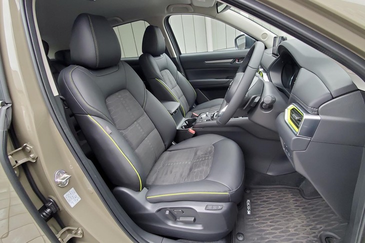 マツダCX-5 20Sフィールドジャーニー（フロントシート）