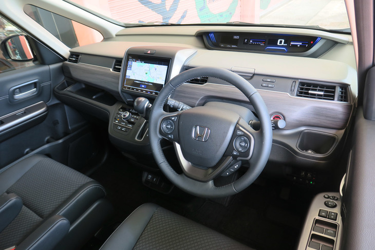 ホンダ・フリードG（FF）（インストゥルメントパネルまわり）