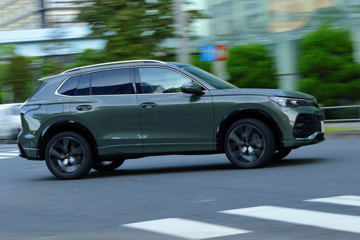 ドライ路面でも、高い静粛性と快適な乗り心地、しっかりとした操舵応答性を実現していた「ブリザックWZ-1」。耐摩耗性にも優れており、これなら非降雪地域の人でも交換をためらう必要はないだろう。