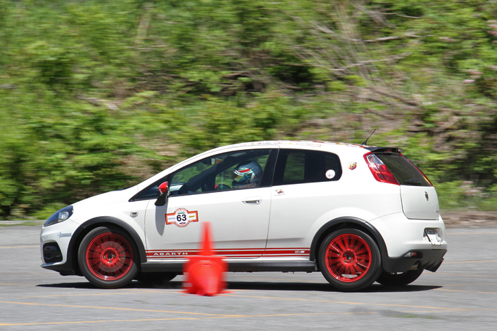 新生アバルトの第1弾だった「アバルト・グランデプント」。