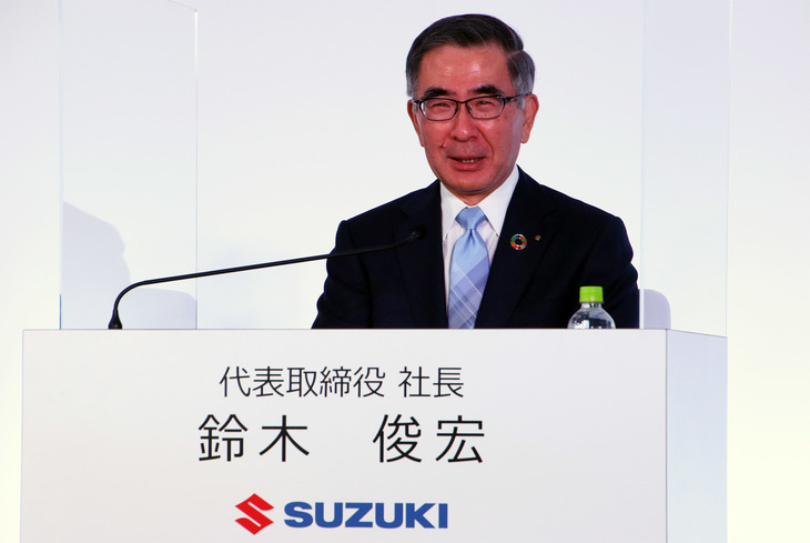 新型「アルト」について、「下駄（ゲタ）を極めていきたい」と語った鈴木俊宏社長。自動車の複雑化・高価格化が進むなかで、スズキが軽セダンはどうあるべきと考えているのかがわかる言葉だった。