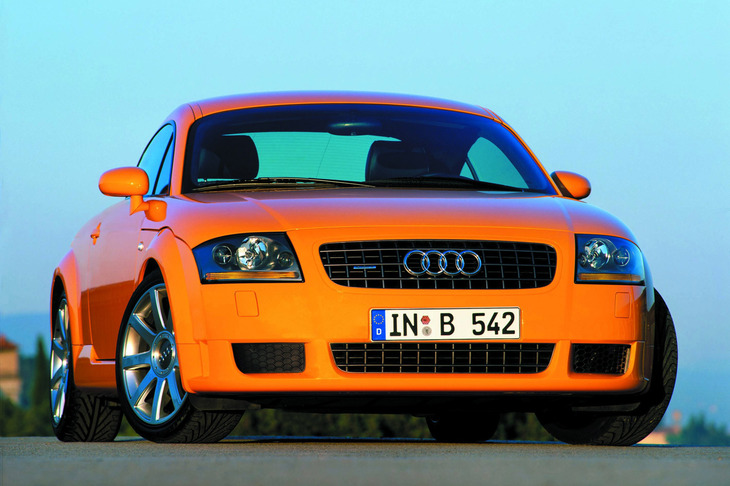 高性能版の「TTクーペ3.2クワトロ」。アウディとして初めてデュアルクラッチ式ATを搭載したモデルだった。