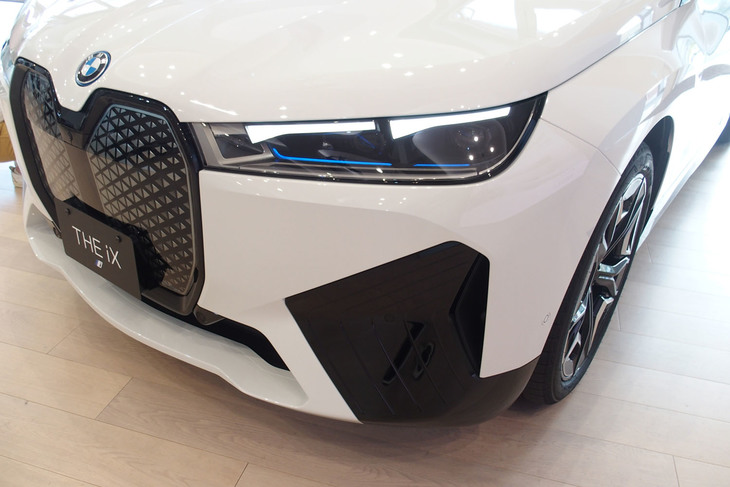 BMW iX（ヘッドランプ）