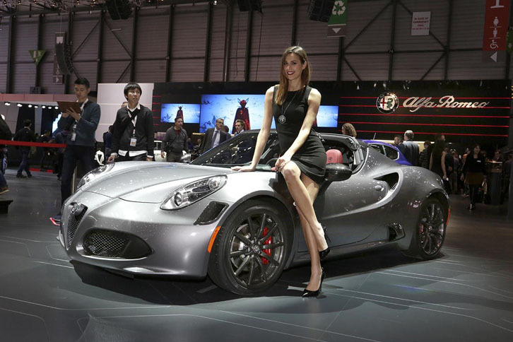 アルファ・ロメオ4Cスパイダー（写真＝FCA）