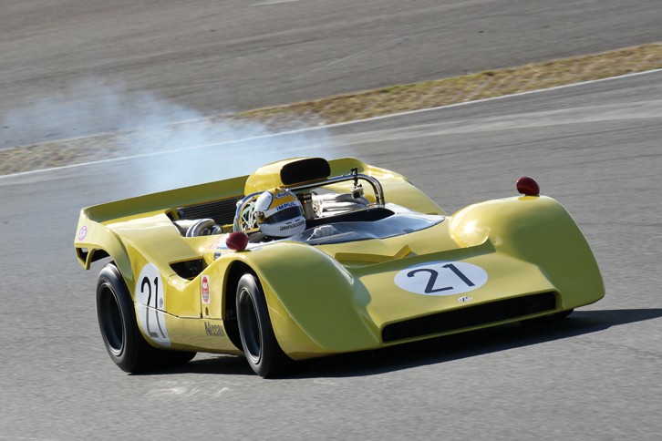 1969年日本グランプリで、黒沢元治が駆って優勝した「日産R382」は、星野一義がドライブした。レギュレーションによりウイングが禁止されたため、ウエッジシェイプを強めたボディーに6リッターV12 DOHC 48バルブエンジンをミドシップ。日産そして国産メーカーが送り出した最大のモンスターマシンである。